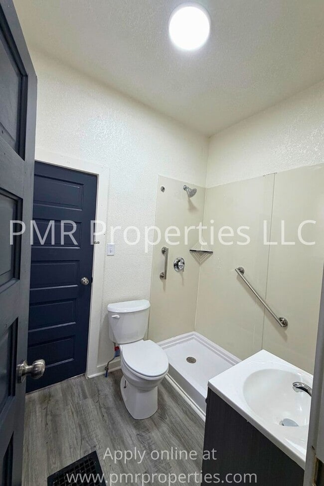 Photo - 2 Bedroom/ 1 Bathroom House