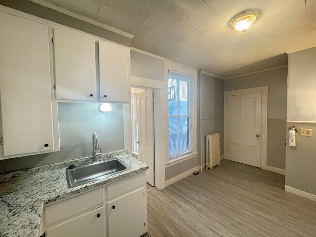 Photo - 341 Hanover St Unit 1