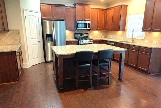 Photo - 6210 Pine Bluff Dr