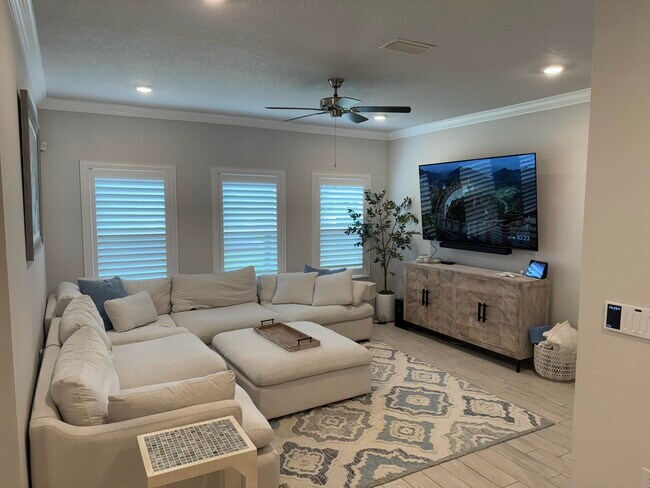 Photo - 382 Lightning Bug Ln