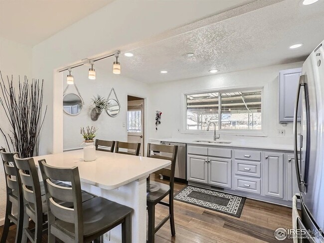 Photo - 5861 Demott Ave
