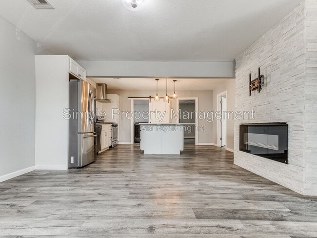 2343 NW 20th St