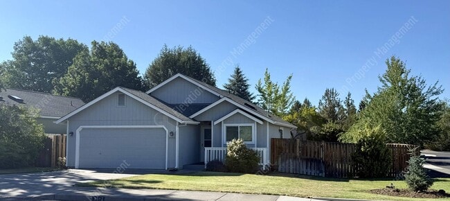 Building Photo - Single-Level Living in a Prime NE Bend Location