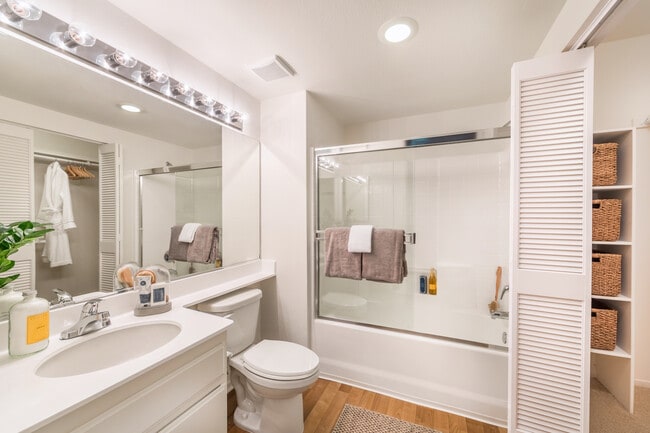 Oak Glen Apartment Homes