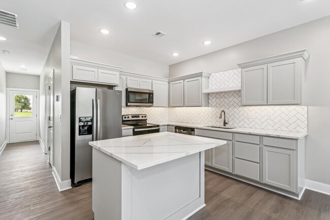 Photo - 105 Meadowbrook Dr