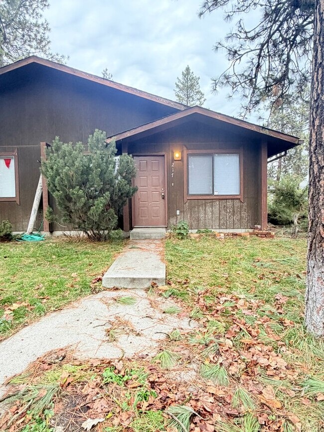 Building Photo - 217 Ash St Unit 217