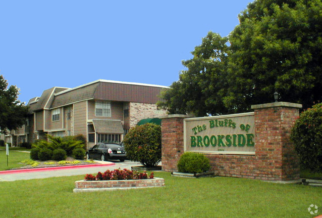 The Bluffs of Brookside - The Bluffs of Brookside Apartments