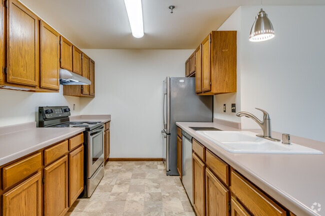 2 BR, 2 BA - 1,080SF