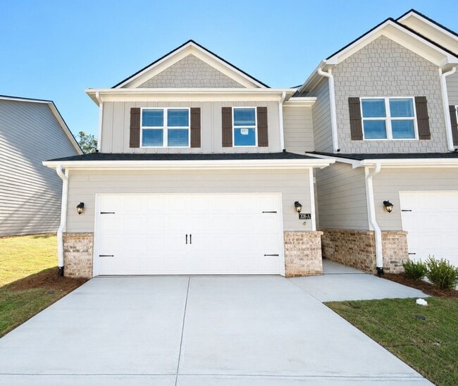 Building Photo - Lease Today and Enjoy Exclusive Move-In Specials