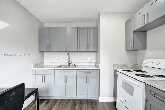 Photo - 3633 SW 12th Ct Unit 2