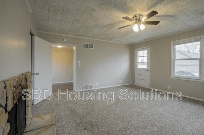 Photo - 10522 E 10th St S