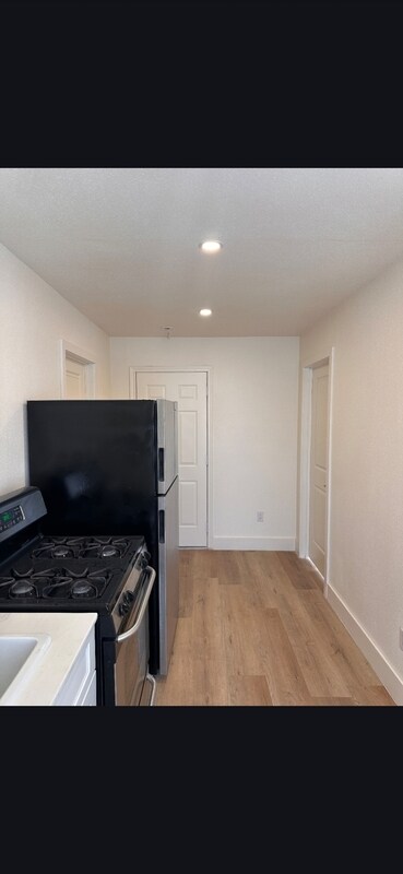 Photo - 410 Randall St