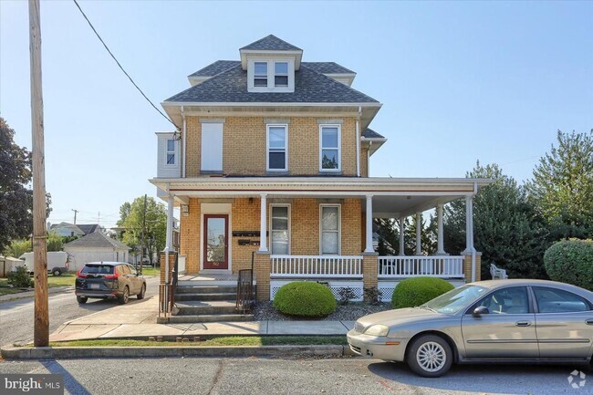 Building Photo - 50 E Maple St Unit 2 Rental