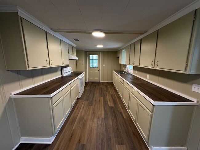 Photo - 3 Bedroom House Available for Rent