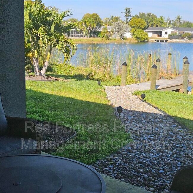 Photo - 15930 Lake Candlewood Dr