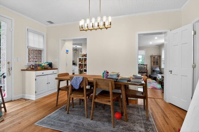 Photo - 4825 Butterworth Pl NW