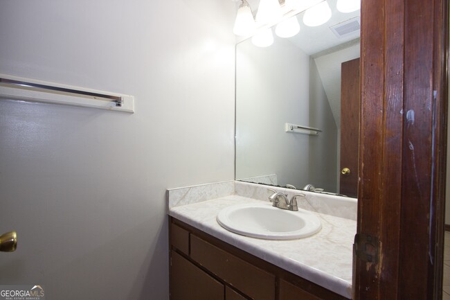 Photo - 948 Waverly Ct