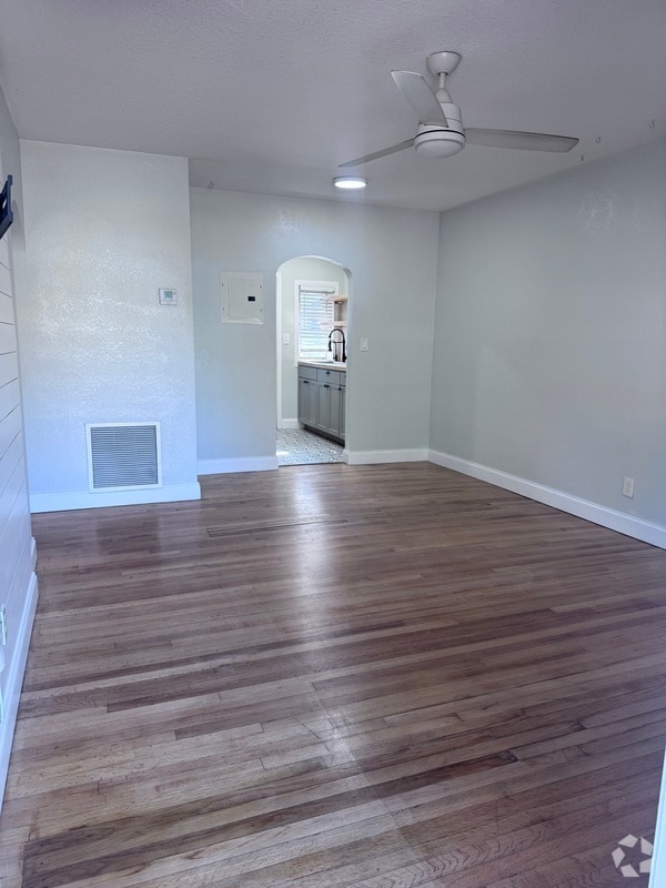 Building Photo - 411 SW 18th St Unit 413 Rental