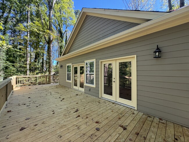 Building Photo - Luxury Meets Tranquility: A Private Hideaway