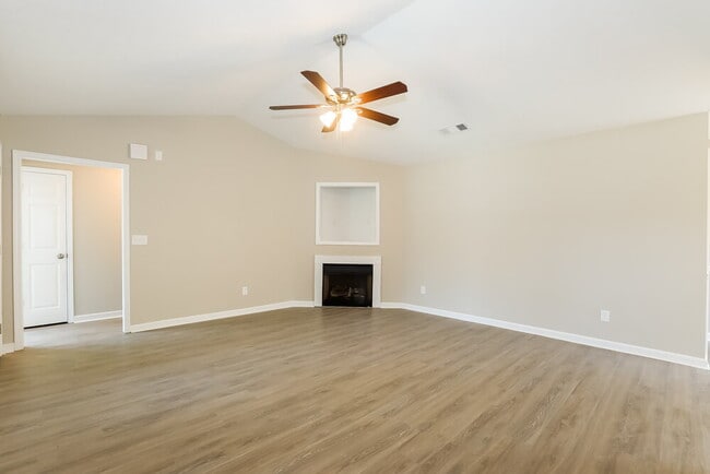 Photo - 1060 Navaho Trail