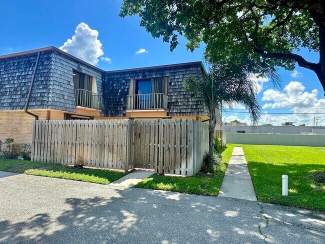 Photo - 63 Lake Arbor Dr