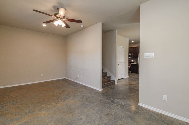 Photo - 20211 Hemlock Ln