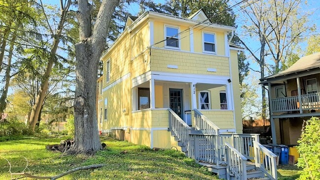 Building Photo - 412 Hudson St Unit 412 Hudson #1 & #2 Rental