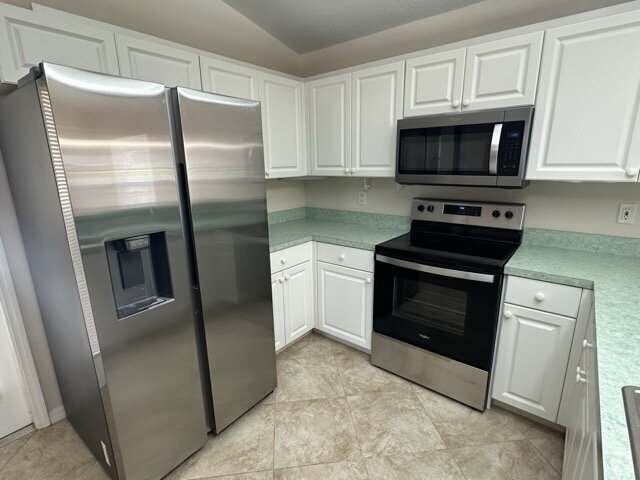 Building Photo - Spacious 2-Bed, 2-Bath Home in Venice with...