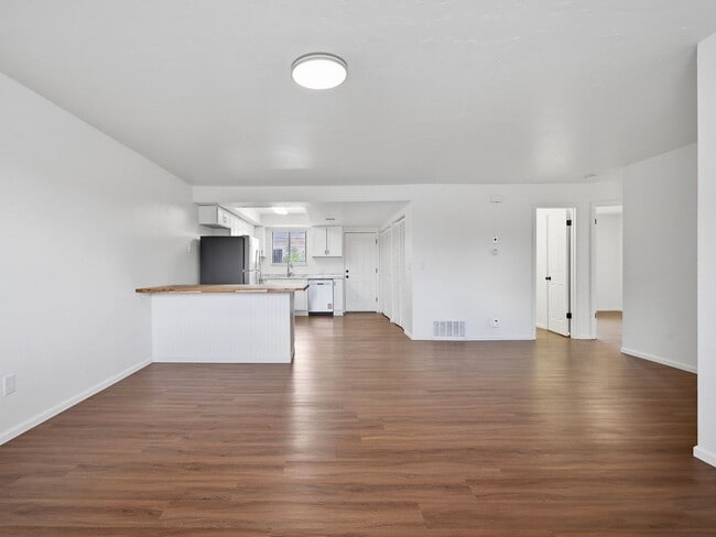 Photo - Palisade Perfection: Remodeled Condo Steps from Downtown! Unit 12