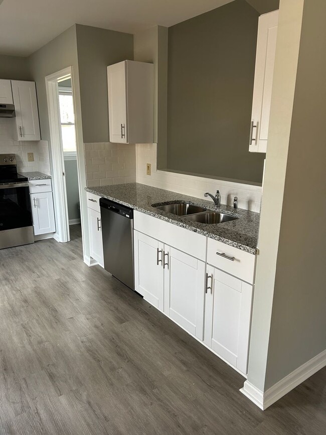 Photo - 122 Windsong Rd