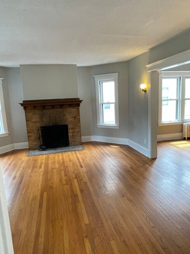 Photo - 135/137 Whitney Unit FL 2