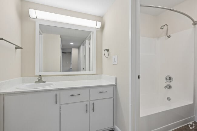 Sierra Peak 2BR, 2BA - 1,032SF - Second Bathroom