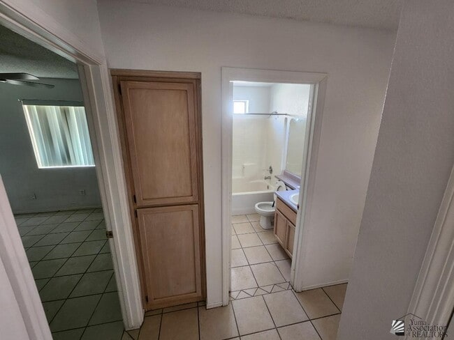 Photo - 2222 E 27th Ln