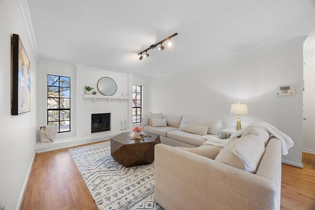 Building Photo - 4159 Steck Ave Unit 258