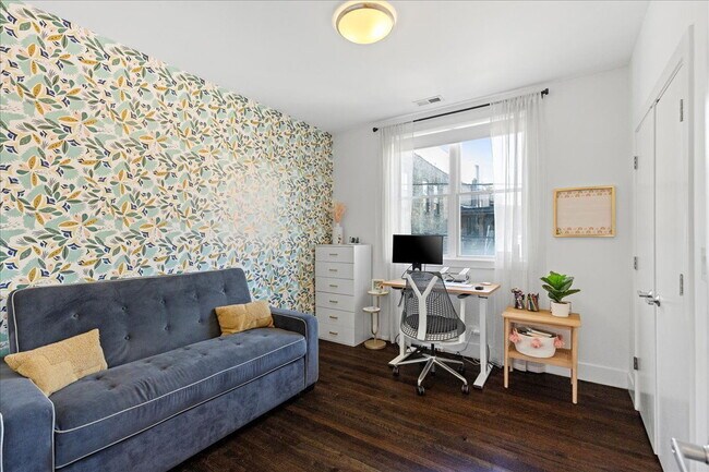 Photo - 1944 W Thomas St Unit 2