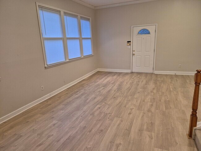 Photo - 584 Seminole Ave NE Unidad A