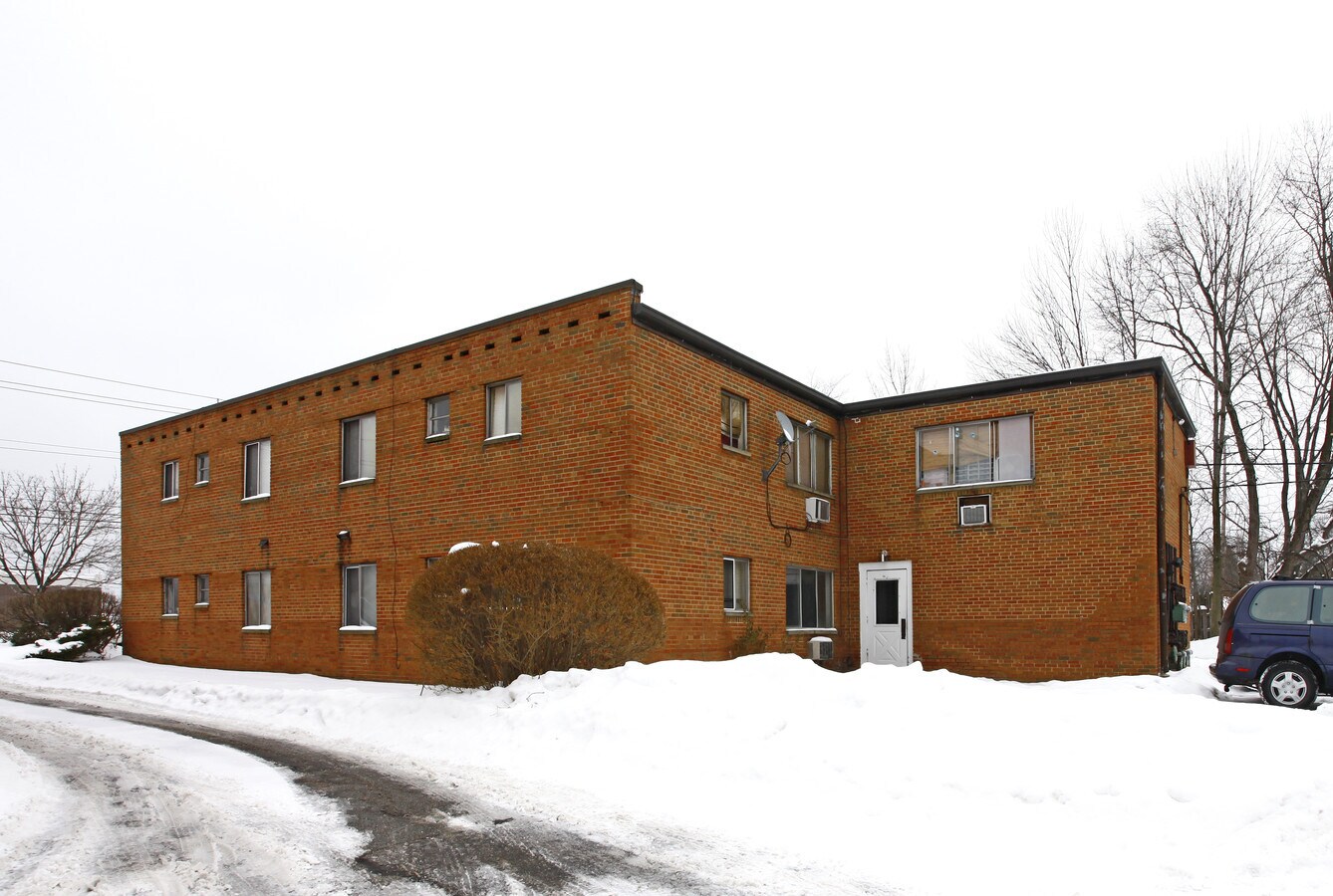 Photo - 32950-33170 Aurora Rd