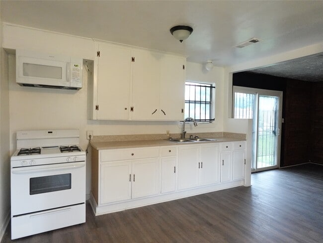 Photo - 8022 Woodlyn Rd
