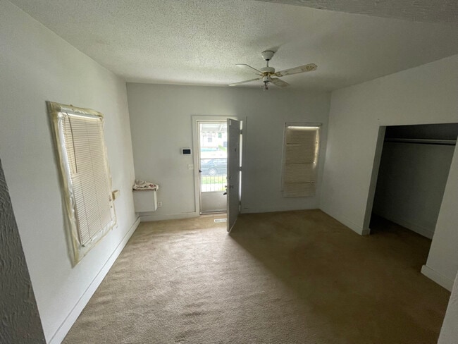 Building Photo - 1546 Tecumseh St