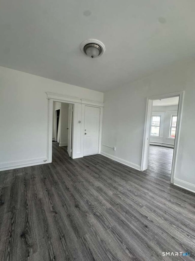 Photo - 690 William St Unit 2