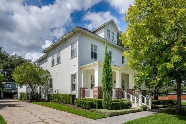 Building Photo - Baldwin Park Beauty! 3 bed/2.5 bath Pool H... Rental