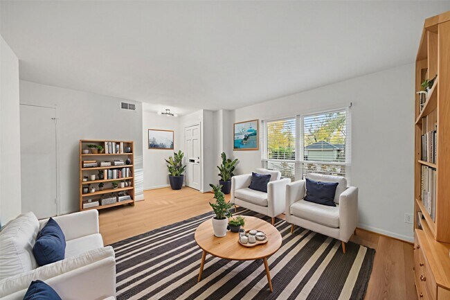 Photo - 9654 Westview Dr Unit 9