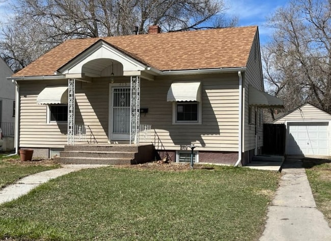 Building Photo - 415 Alderson Ave Rental
