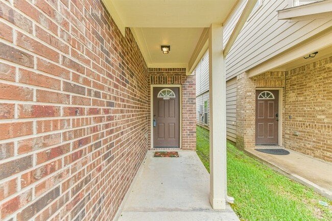 Photo - 6643 Sharpstone Creek Ln