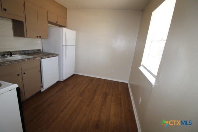 Photo - 603 Westview Cir Unit A