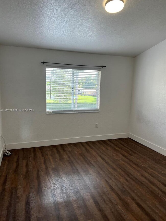 Photo - 183 Hidden Court Rd