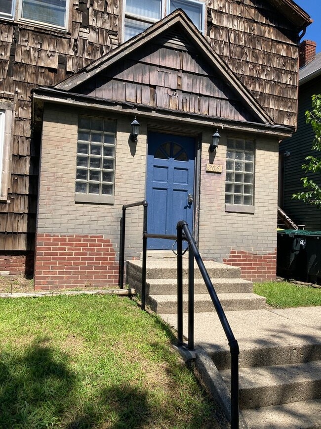 Photo - 706 E Jackson St Unit 3