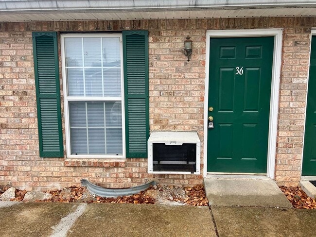 Building Photo - 1BR 1BA Apartment at Venture Point Apt. *Water Included* Unit E-36