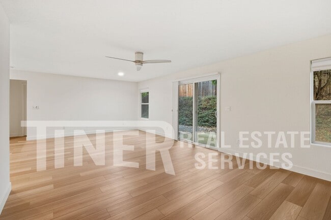 Photo - 4257 Stromford Way