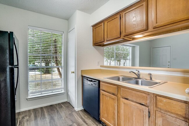 Photo - 616 Greenlawn Blvd